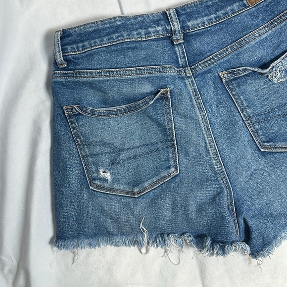 AE JEAN SHORTS SIZE(8) - Picture 7 of 7